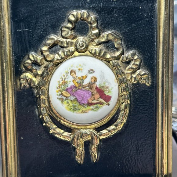 Vintage Small Brass Framed Porcelain Lovers Watteau Cameo - Picture 7 of 10